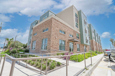 Avanti-Legacy-South-Bluff 04